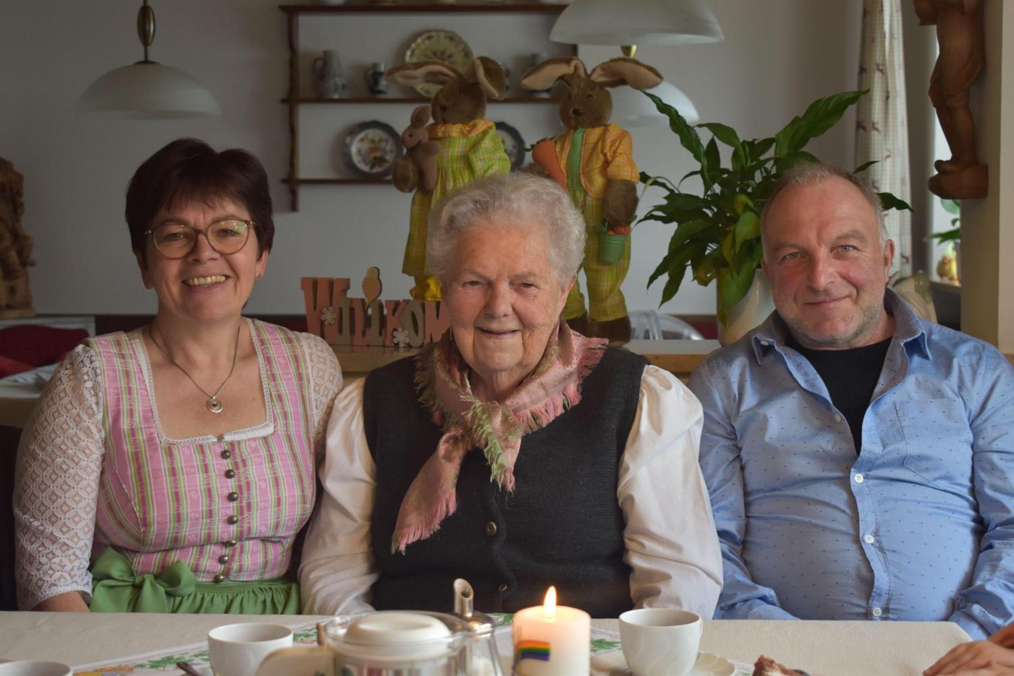 Ferienwohnung-Susanne-Im-Gaestehaus-Bergfrieden Bayersoien Buitenkant foto
