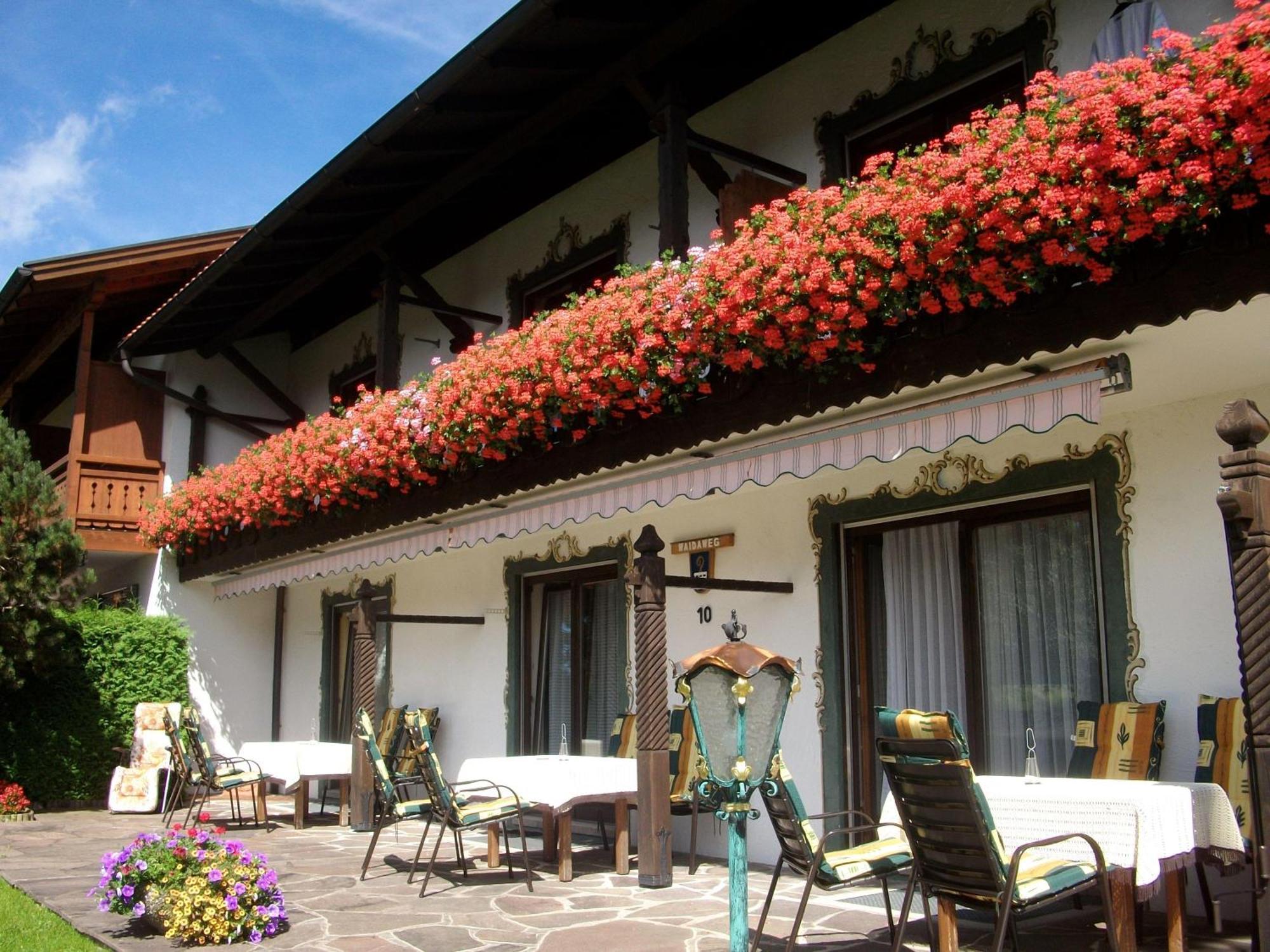 Ferienwohnung-Susanne-Im-Gaestehaus-Bergfrieden Bayersoien Buitenkant foto