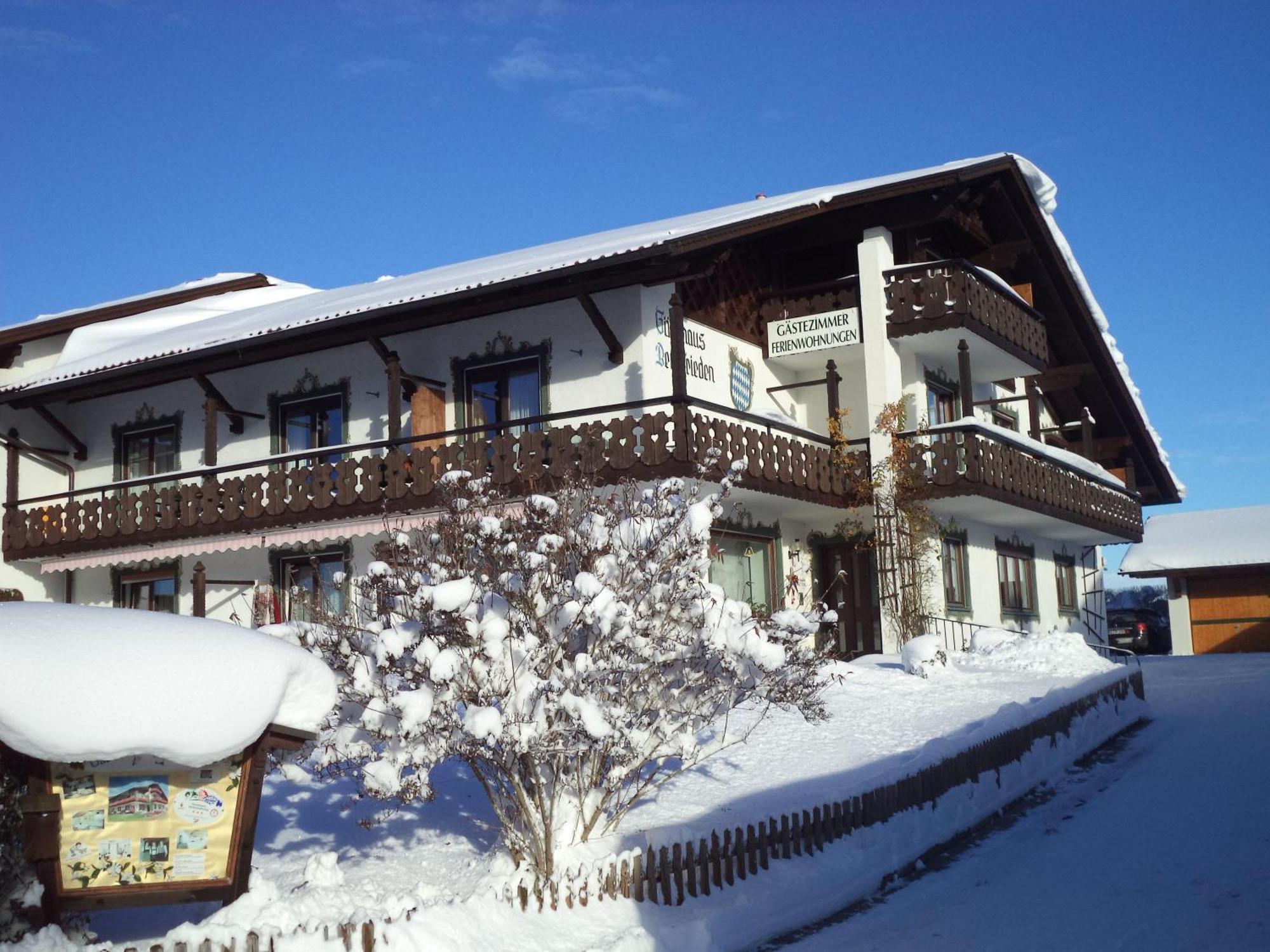 Ferienwohnung-Susanne-Im-Gaestehaus-Bergfrieden Bayersoien Buitenkant foto