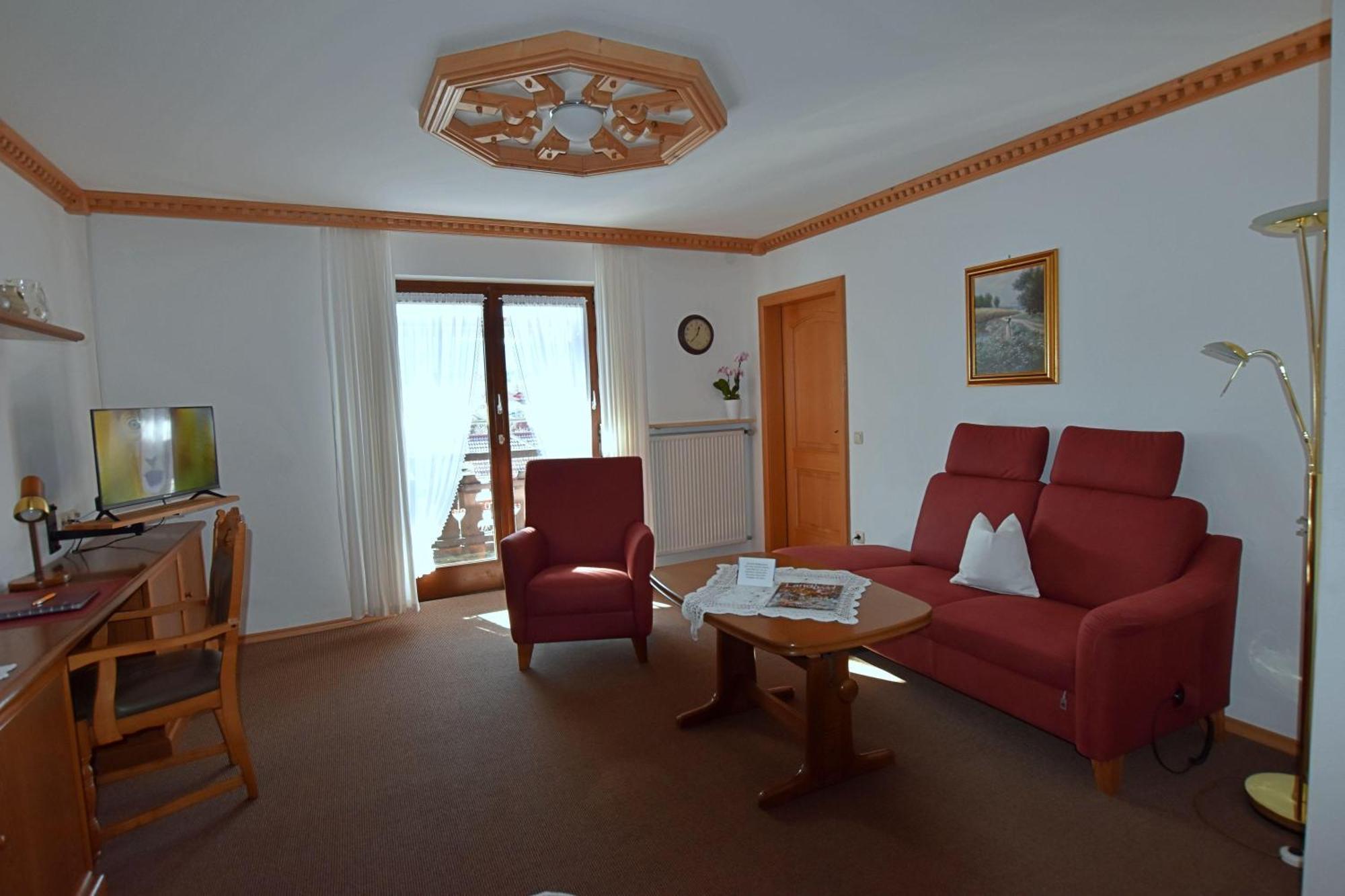 Ferienwohnung-Susanne-Im-Gaestehaus-Bergfrieden Bayersoien Buitenkant foto